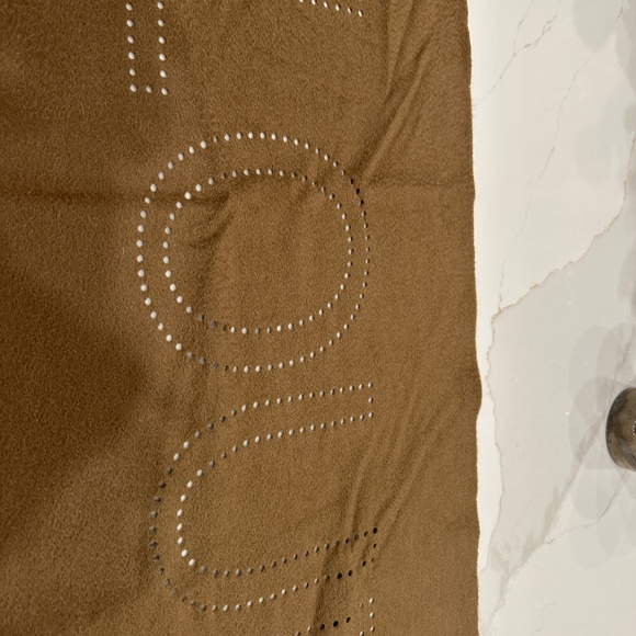 Louis Vuitton Camel color scarf - Picture 3 of 6